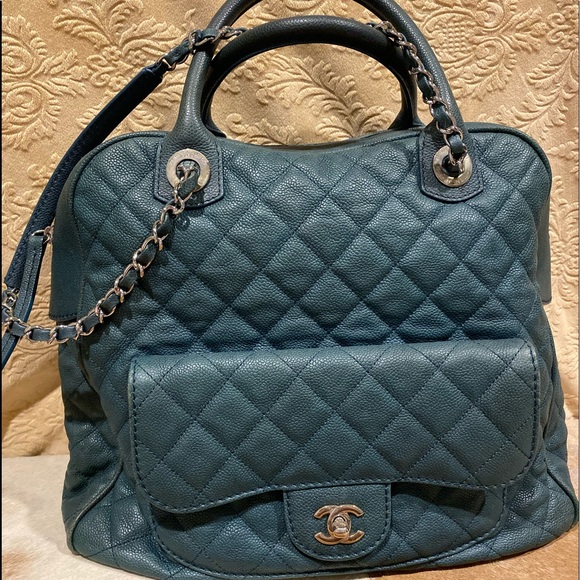 Large Chanel handbag, pet & smoke free home. Wore it a handful of times. - Picture 2 of 12
